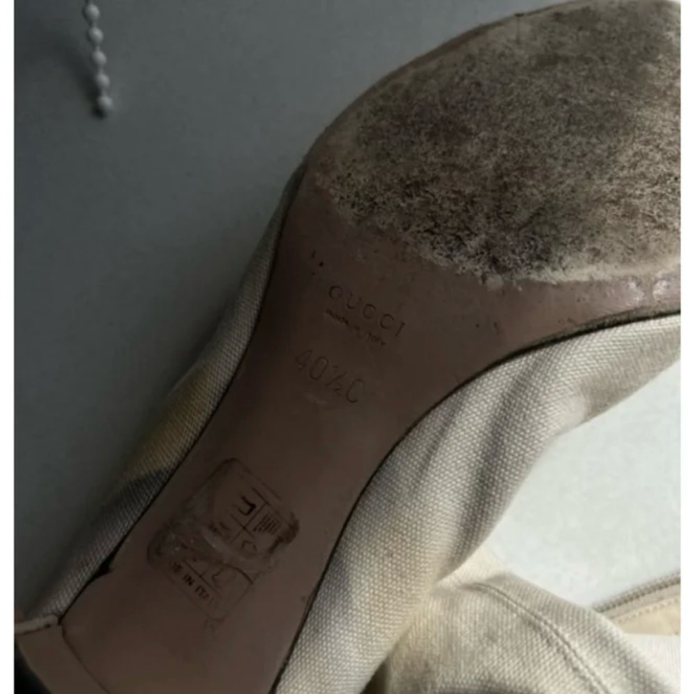 GUCCI RUNWAY CANVAS TAN  Final Sale 
BOOTS 40.5
RARE 
NUMBER OF BOOTS: 12980 - Picture 3 of 4